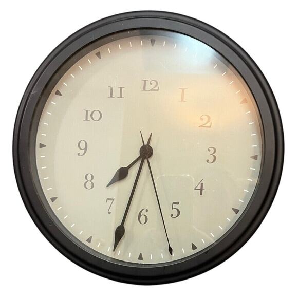 IKEA Vischan 21900 Belarus 12" Black Plastic Round Gray Quartz Analog Wall Clock - Picture 1 of 4